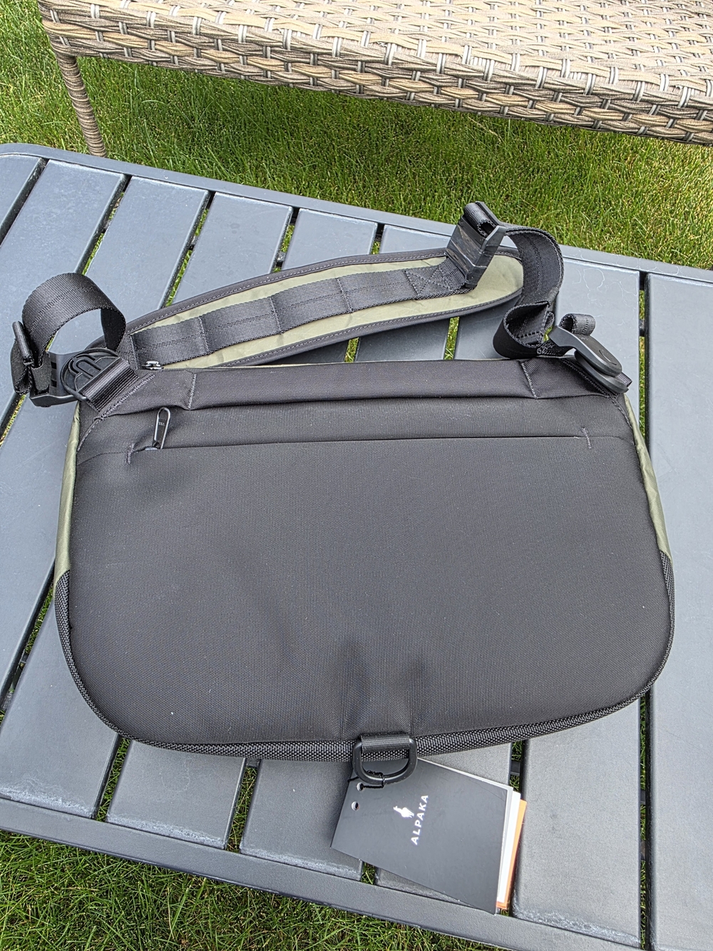 Alpaka Bravo Sling Max V2 Dark Green X-Pac VX21 10L NWT Laptop Sling Bag - Picture 9 of 16